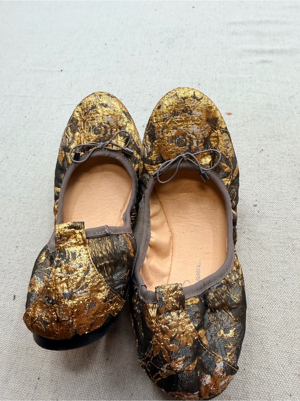 Jessica Simpson Gold and Black Floral Ballet Flats